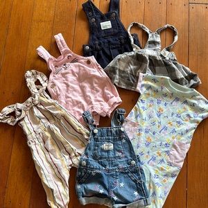 0-3 month bottoms. 2 long leggings, two romper dresses, 2 overall shorts